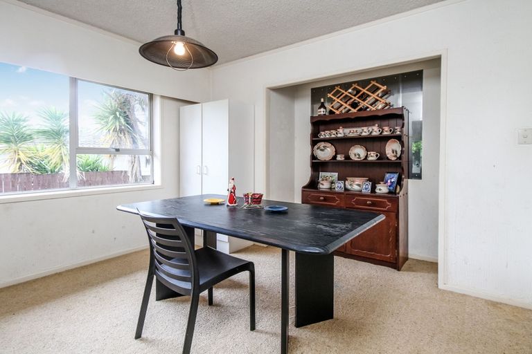 Photo of property in 347 Royal Road, Massey, Auckland, 0614