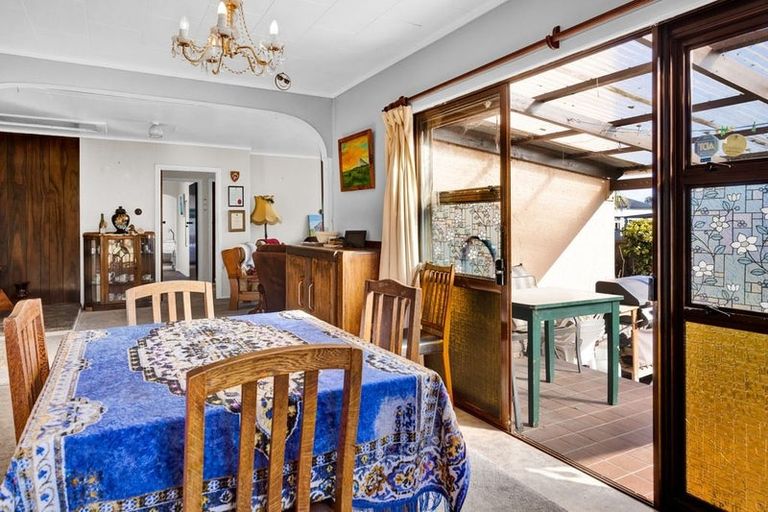 Photo of property in 31 Allison Street, Opunake, 4616