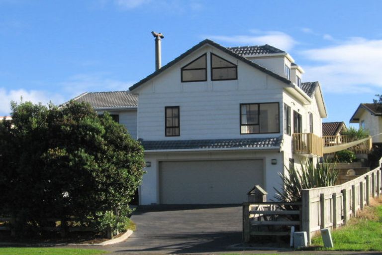 Photo of property in 161 Tutere Street, Waikanae Beach, Waikanae, 5036