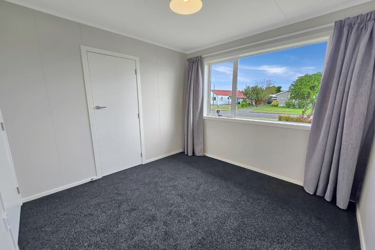 Photo of property in 4 Duckworth Crescent, Greenmeadows, Napier, 4112