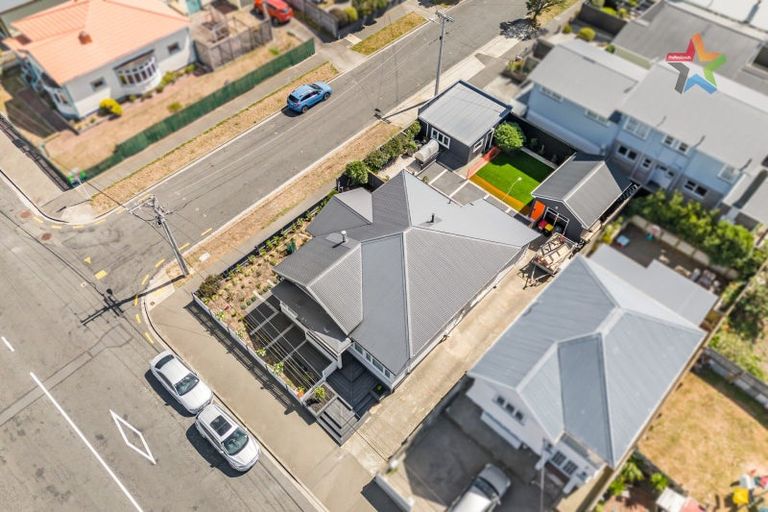 Photo of property in 6 Wha Street, Lyall Bay, Wellington, 6022