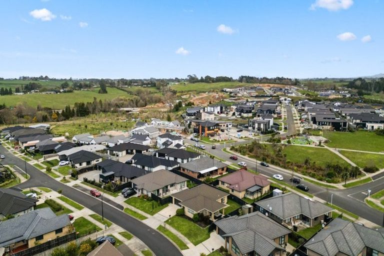 Photo of property in 22 Ladeira Place, Fitzroy, Hamilton, 3206