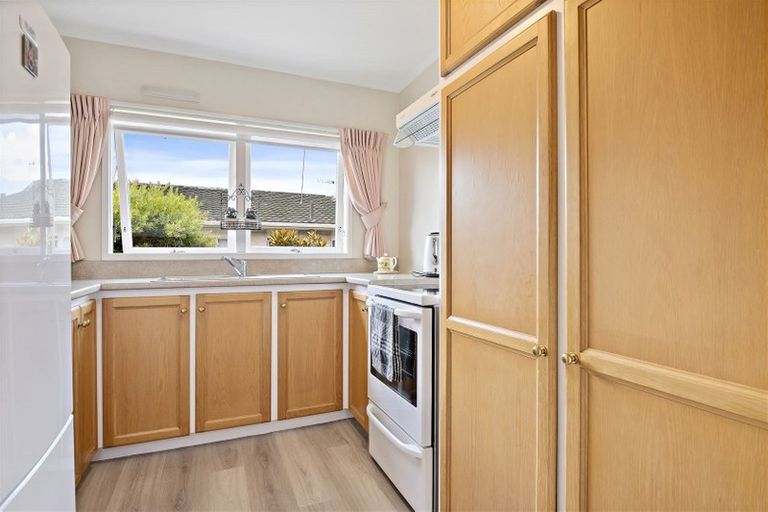 Photo of property in 8a Levaut Place, Half Moon Bay, Auckland, 2012