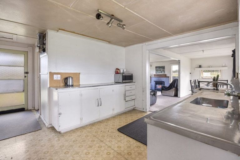 Photo of property in 1 Wood Street, Kakaramea, Patea, 4598