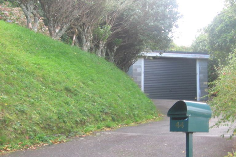 Photo of property in 44 Maungaraki Road, Korokoro, Lower Hutt, 5012