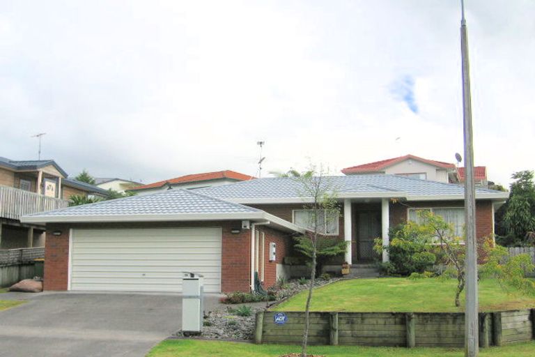 Photo of property in 29 Milan Drive, Glen Eden, Auckland, 0602
