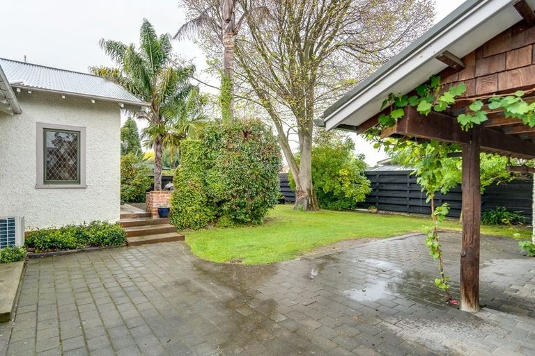 Photo of property in 210 Davis Street, Saint Leonards, Hastings, 4120