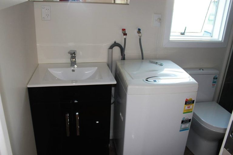 Photo of property in 3 Glen Marine Parade, Glendene, Auckland, 0602