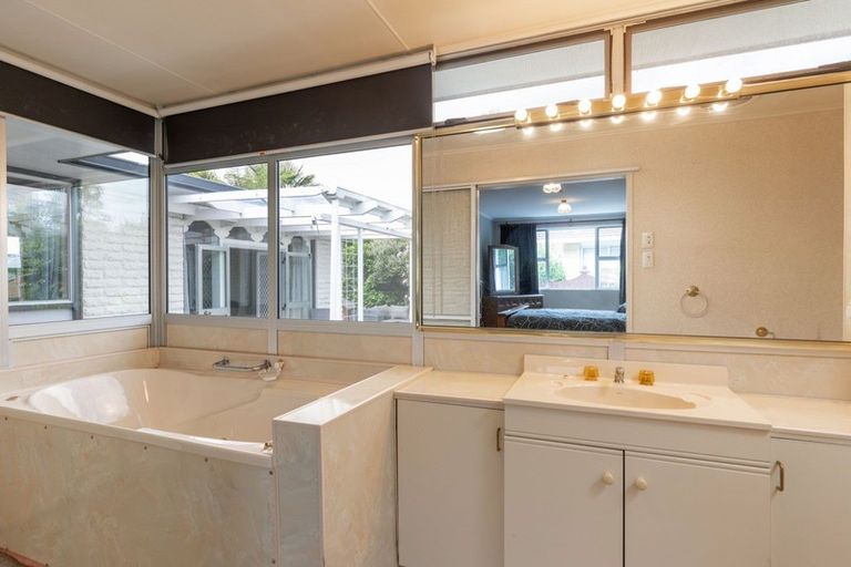 Photo of property in 16 Glover Crescent, Blenheim, 7201