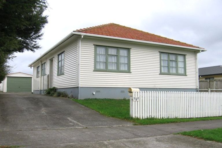 Photo of property in 121 Roberts Line, Kelvin Grove, Palmerston North, 4414