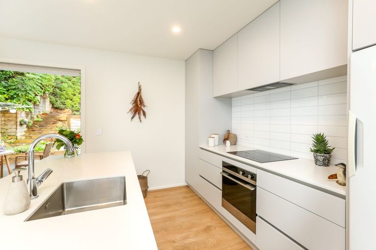 Photo of property in 4 Mackillop Way, Brooklands, New Plymouth, 4310