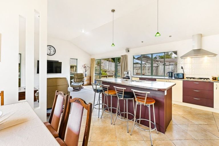 Photo of property in 26 Carillon Place, Massey, Auckland, 0614