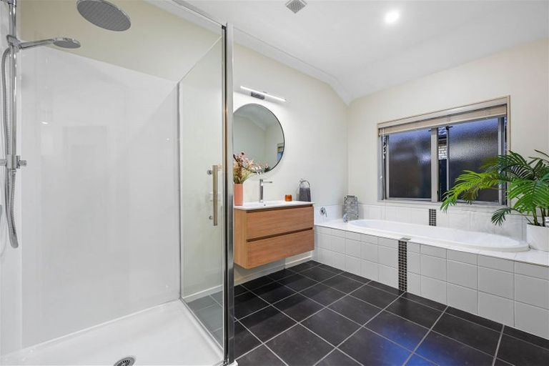 Photo of property in 94 Rototuna Road, Rototuna, Hamilton, 3210