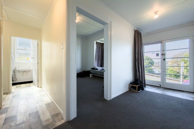 Photo of property in 16a-b Johnston Street, Gore, 9710