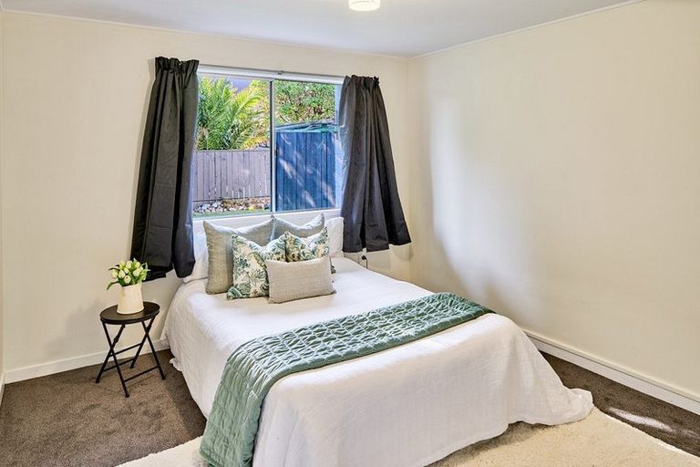 Photo of property in 2/35 Mana Esplanade, Paremata, Porirua, 5026