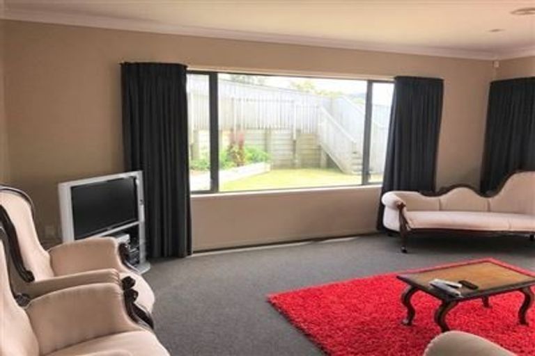Photo of property in 20 Aotea Drive, Aotea, Porirua, 5024