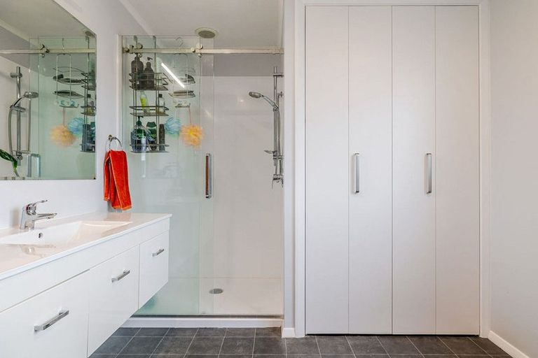 Photo of property in 12 Carthew Street, Feilding, 4702