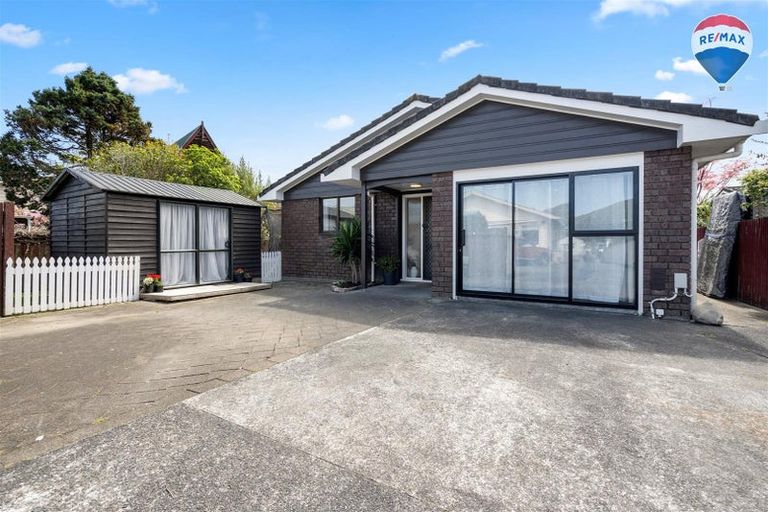 Photo of property in 17 Norton Park Avenue, Fairfield, Lower Hutt, 5011