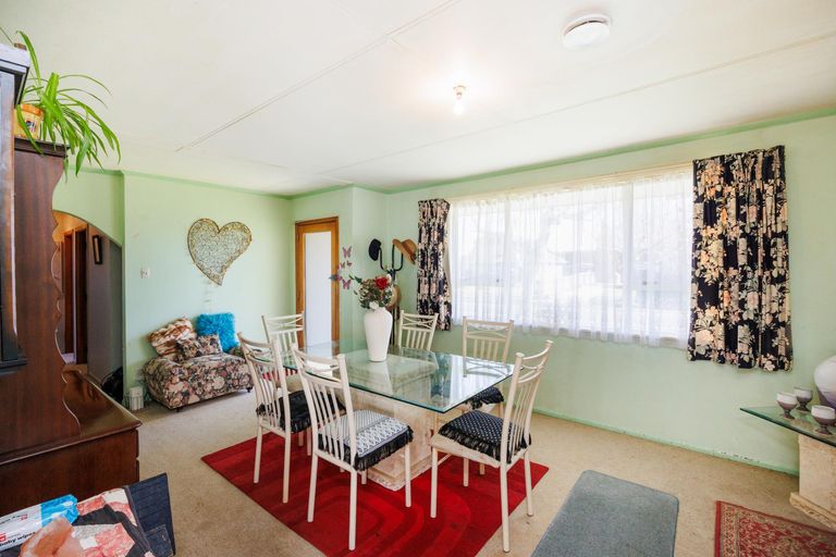 Photo of property in 28 Benmore Avenue, Cloverlea, Palmerston North, 4412