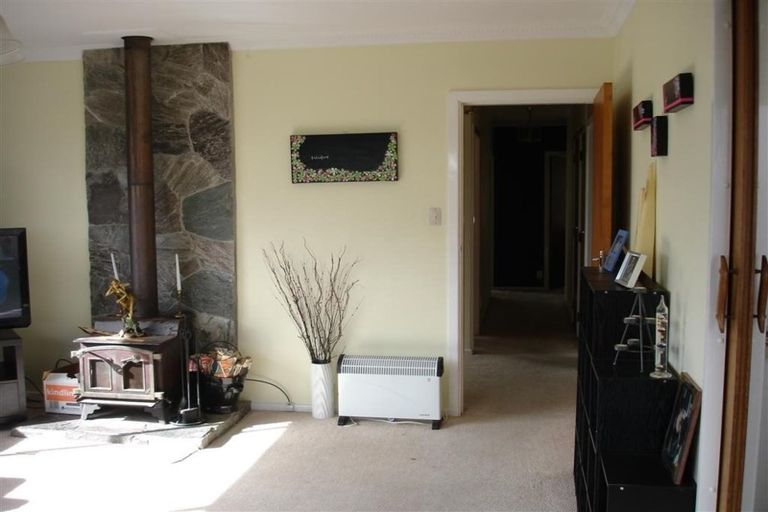 Photo of property in 37 Carluke Street, Paparangi, Wellington, 6037