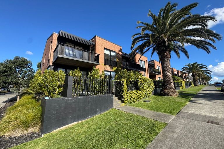 Photo of property in 115 Buckley Avenue, Hobsonville, Auckland, 0616