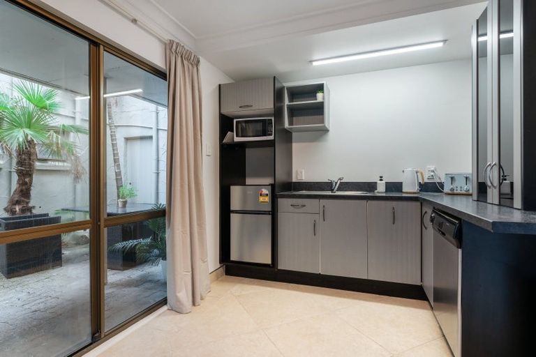 Photo of property in 1/30 Marine Parade, Mount Maunganui, 3116