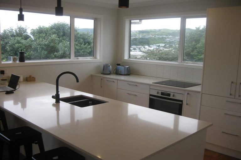 Photo of property in 17 Mascot Street, Tawa, Wellington, 5028