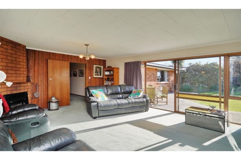 Photo of property in 10 Walker Place, Rangiora, 7400