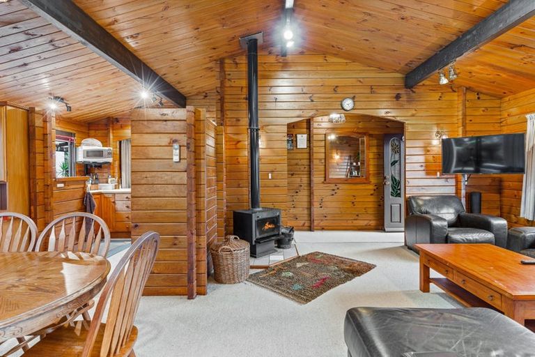 Photo of property in 124 West Harbour Drive, West Harbour, Auckland, 0618