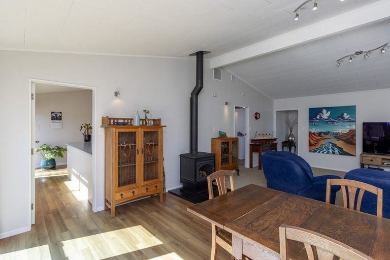 Photo of property in 71 Donovan Road, Paraparaumu Beach, Paraparaumu, 5032