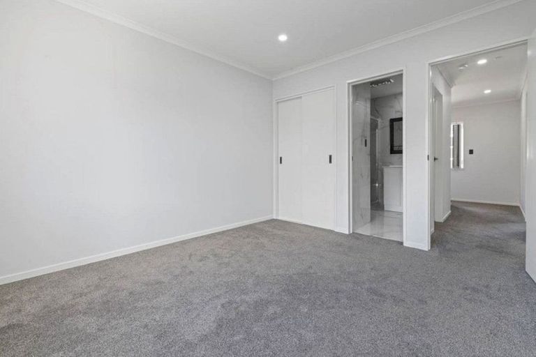 Photo of property in 8c Kent Road, Manurewa, Auckland, 2102