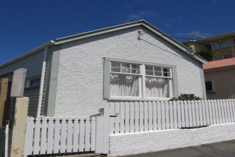 Photo of property in 17 Rolleston Street, Mount Cook, Wellington, 6021
