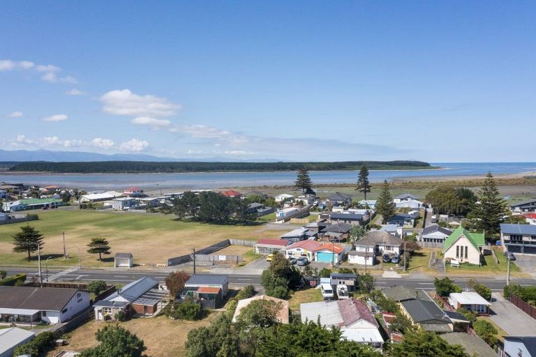 Photo of property in 38 Pratt Avenue, Foxton Beach, Foxton, 4815