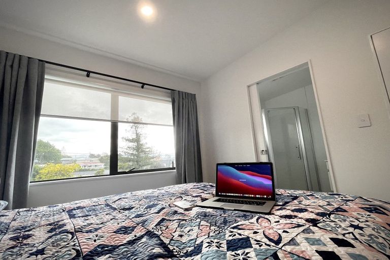 Photo of property in 4c Wattle Road, Sunnyvale, Auckland, 0612