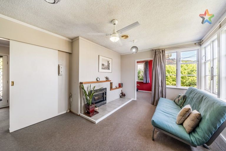 Photo of property in 1 Cleland Crescent, Naenae, Lower Hutt, 5011