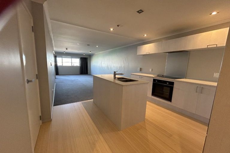 Photo of property in Mooring Apartments, 307/277 Maunganui Road, Mount Maunganui, 3116