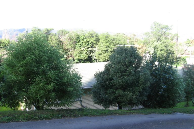 Photo of property in 302 Hebden Crescent, Kelson, Lower Hutt, 5010