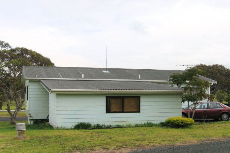 Photo of property in 7 Pioneer Crescent, Omaha, 0986