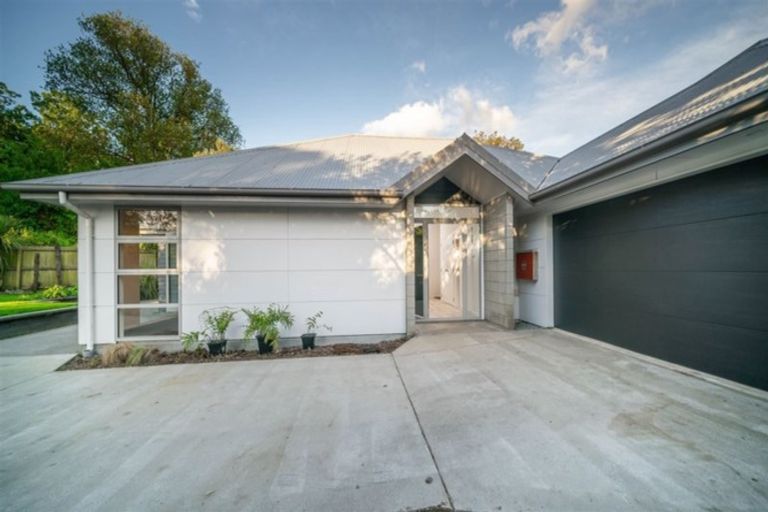 Photo of property in 13a Riley Crescent, Woolston, Christchurch, 8023