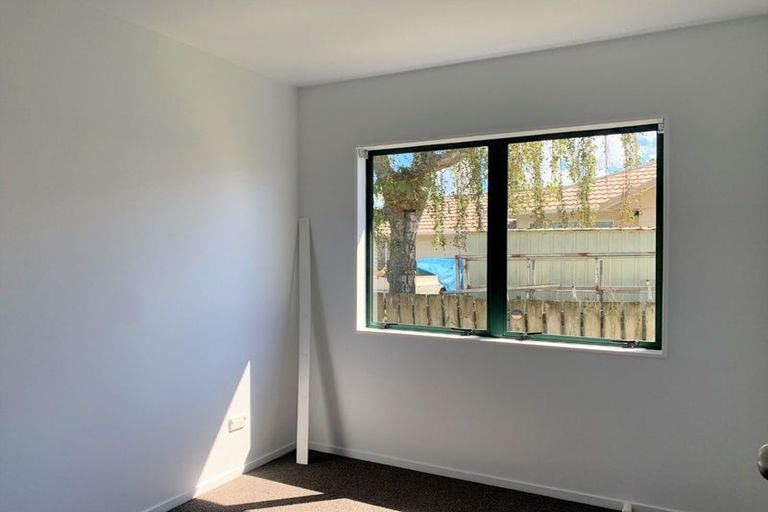 Photo of property in 16 Te Kanawa Crescent, Henderson, Auckland, 0610