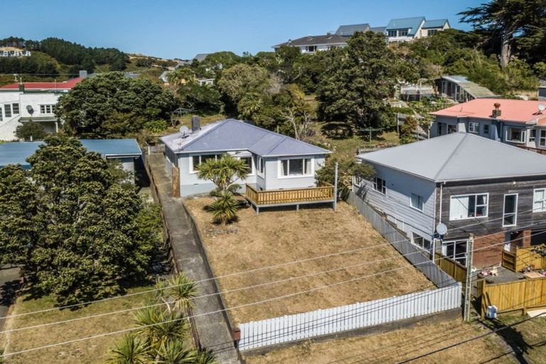 Photo of property in 33 Fraser Avenue, Johnsonville, Wellington, 6037