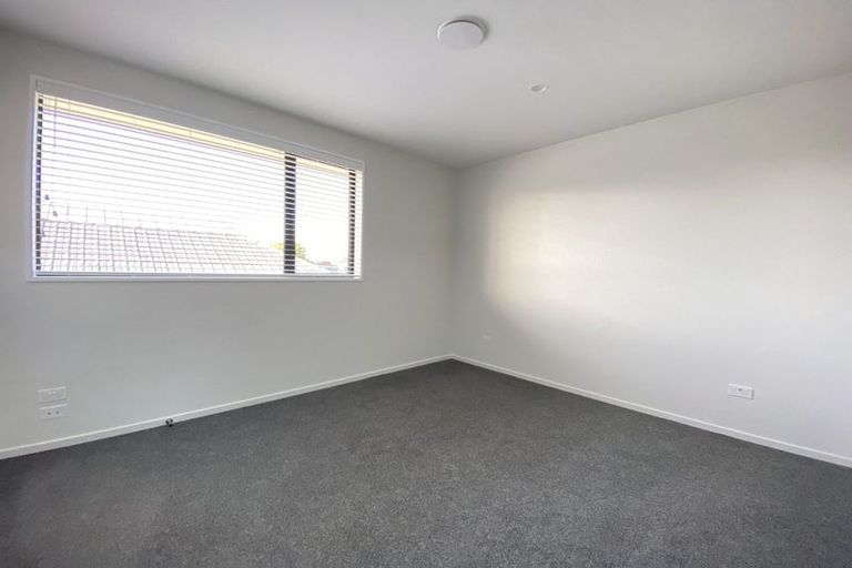 Photo of property in 2/84 Blenheim Road, Riccarton, Christchurch, 8011