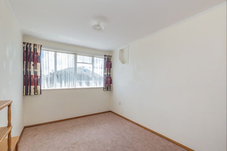 Photo of property in 17 Kauri Street, Levin, 5510