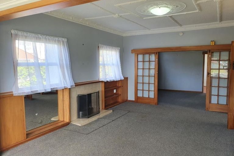 Photo of property in 70 Tukapa Street, Westown, New Plymouth, 4310