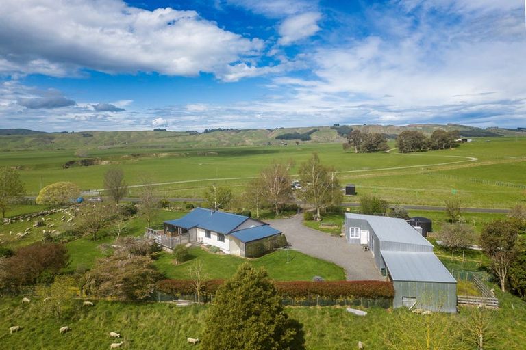 Photo of property in 425 Te Kura Road, Otane, 4277