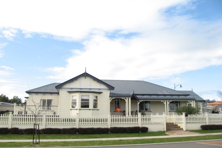 Photo of property in 2 Ayrshire Drive, Havelock North, 4130