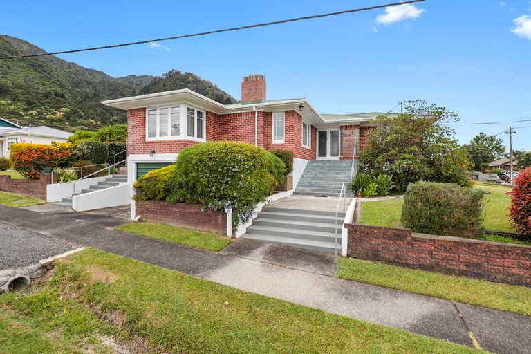 Photo of property in 11 Brick Street, Te Aroha, 3320