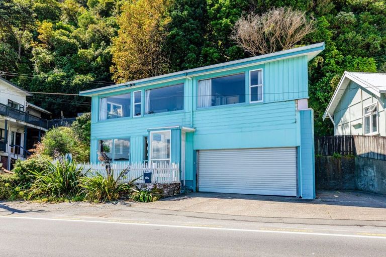 Photo of property in 609 Marine Drive, Days Bay, Lower Hutt, 5013