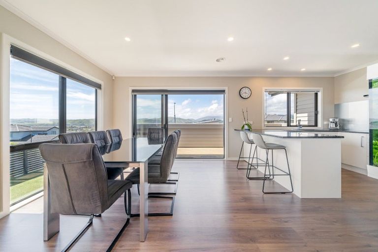 Photo of property in 51 Endeavour Drive, Whitby, Porirua, 5024