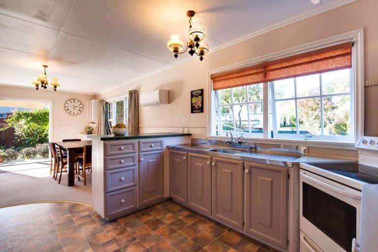 Photo of property in 42a Devon Street, Picton, 7220